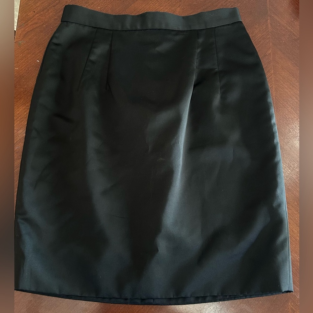 Women’s black business skirt